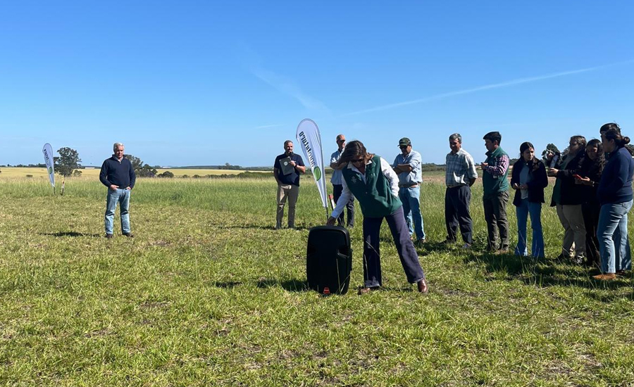 Presentes en la Jornada «Cultivos de pasturas & Cultivos» de la Soc. Rural de Río Negro